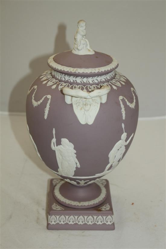 A Wedgwood lilac jasper twin handled vase and cover, early 20th century, 33cm
